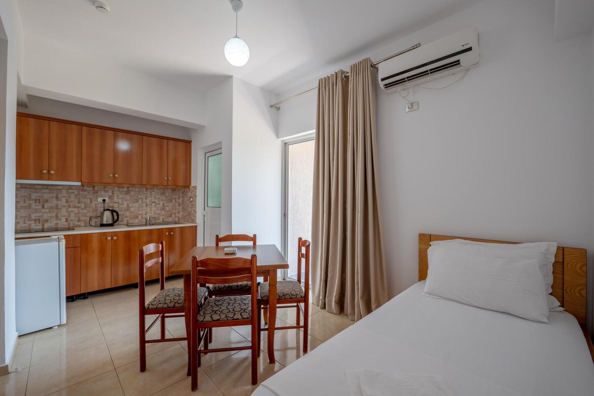 Aleksander Aparthotel 사밀 외부 사진